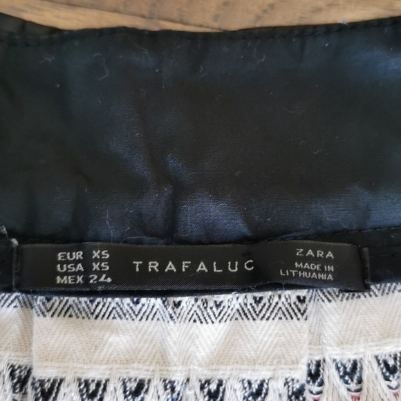ZARA Trafaluc Pleated Leather Waistband Skirt Extra Small - Picture 6 of 6